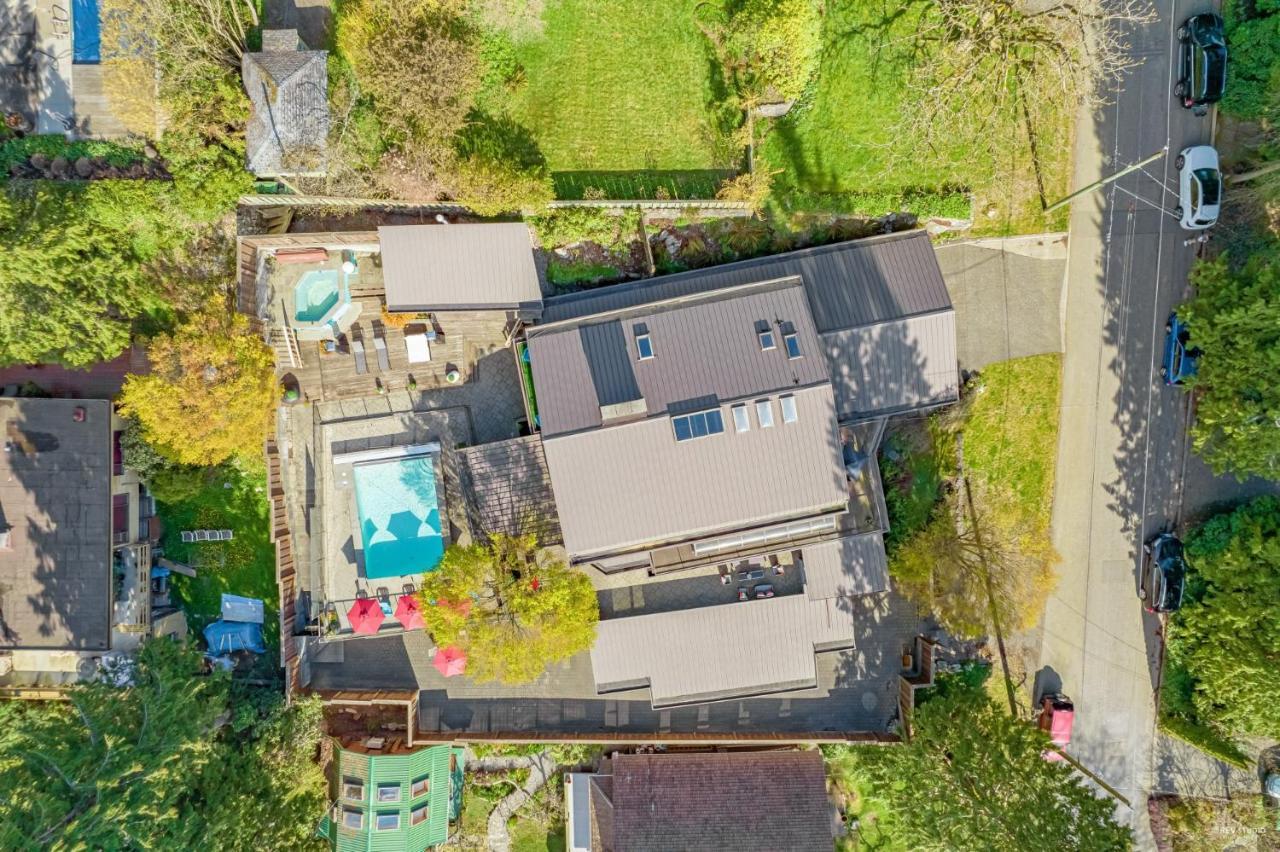 Seymour Private Bedroom, Ensuite Bathroom With Shared Pool, Hot Tub With Views North Vancouver Ngoại thất bức ảnh