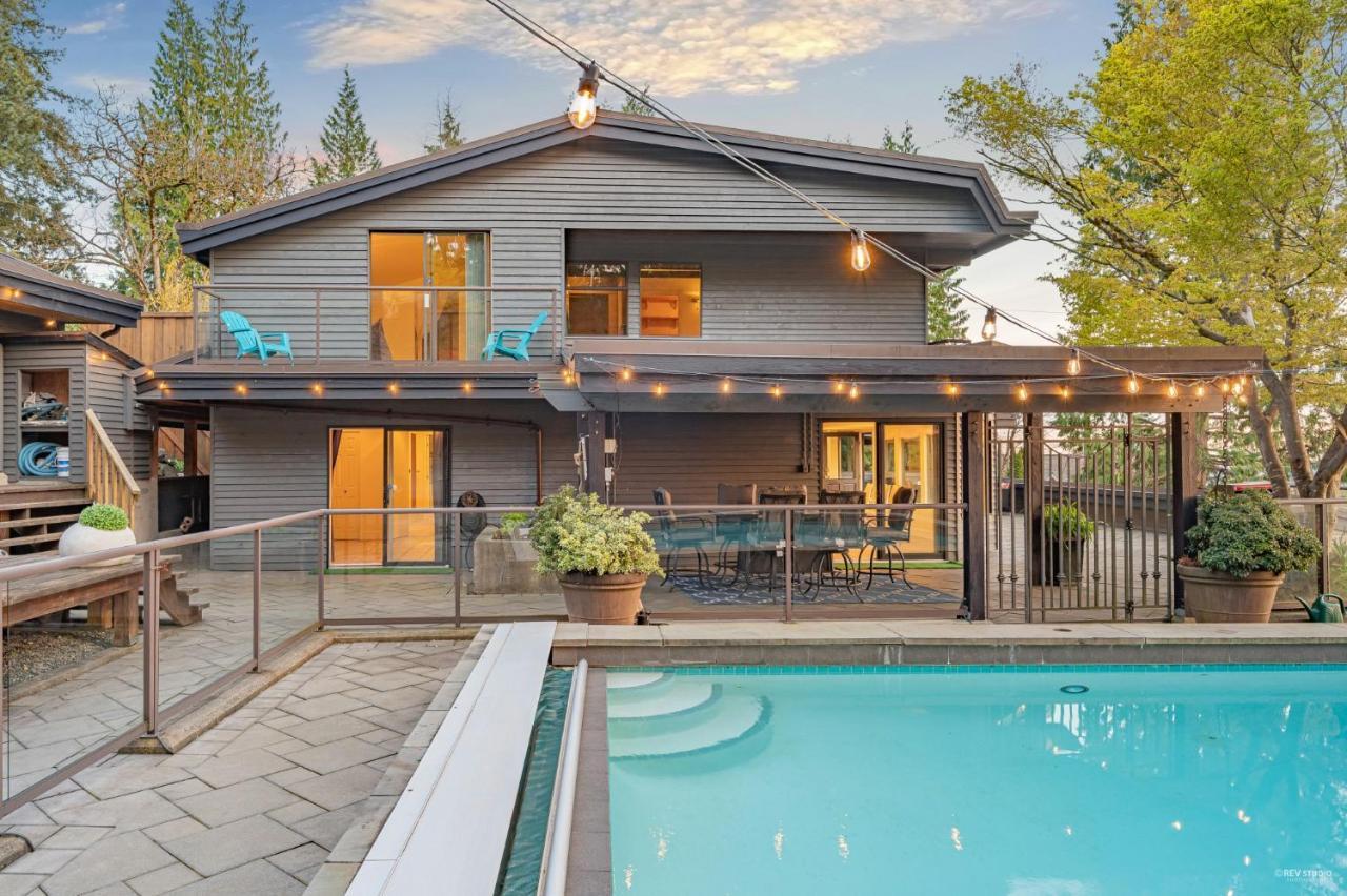 Seymour Private Bedroom, Ensuite Bathroom With Shared Pool, Hot Tub With Views North Vancouver Ngoại thất bức ảnh