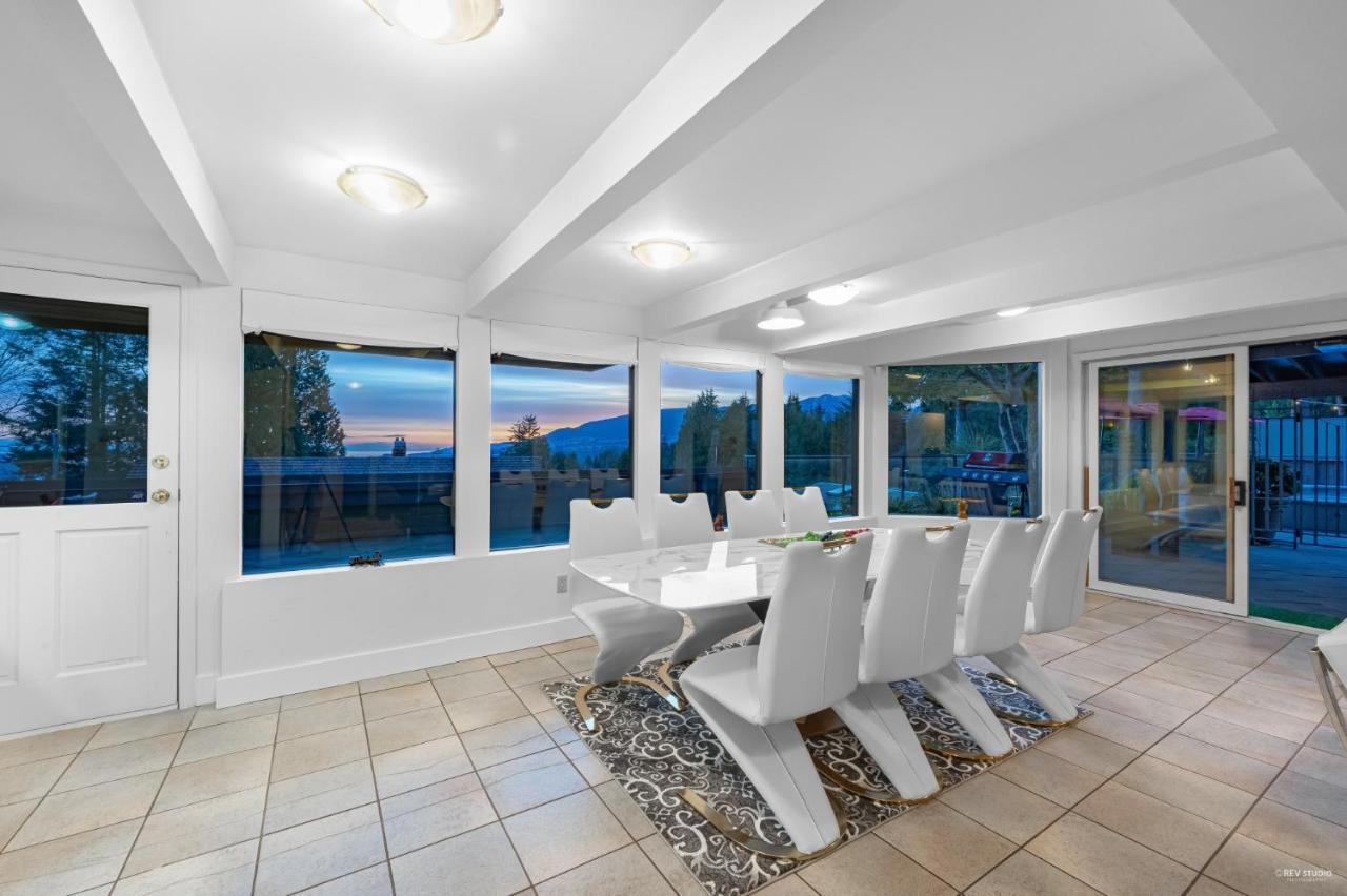 Seymour Private Bedroom, Ensuite Bathroom With Shared Pool, Hot Tub With Views North Vancouver Ngoại thất bức ảnh