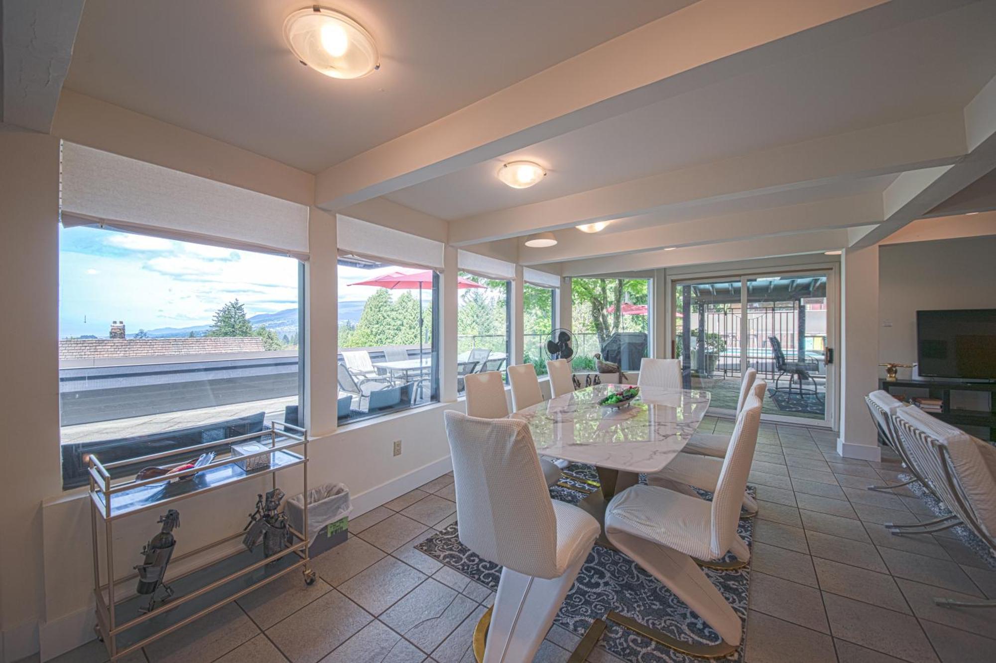 Seymour Private Bedroom, Ensuite Bathroom With Shared Pool, Hot Tub With Views North Vancouver Ngoại thất bức ảnh