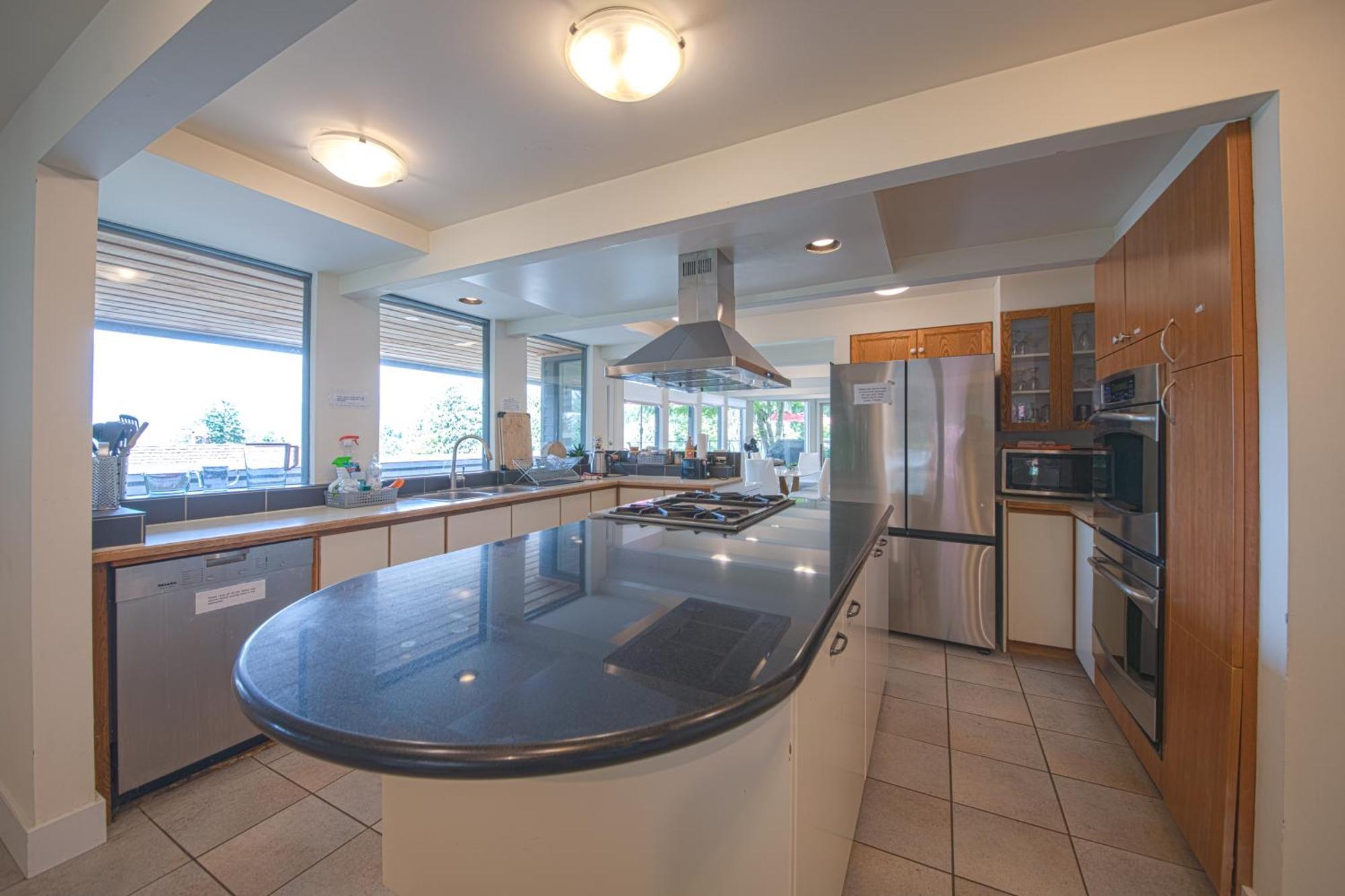 Seymour Private Bedroom, Ensuite Bathroom With Shared Pool, Hot Tub With Views North Vancouver Ngoại thất bức ảnh